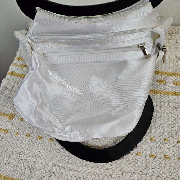 Vintage medium fully beaded bag with plastic grab handles - Picture 7 of 11